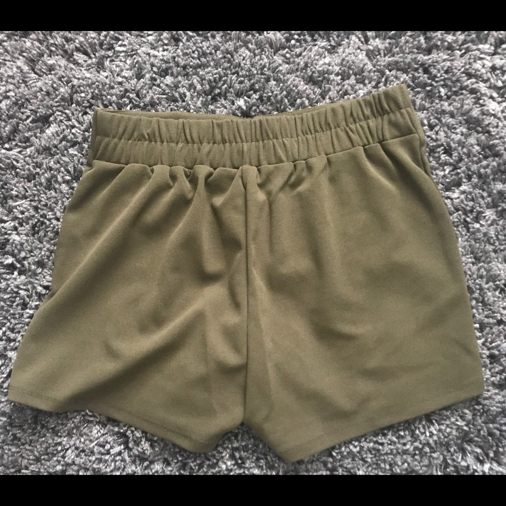 Haute Monde High waisted shorts Size Small Olive Green. - Picture 9 of 15
